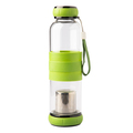 R08268.05 - Szklana butelka z zaparzaczem do herbaty Sulmona 550 ml, zielony