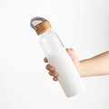 R08272.06 - Szklana butelka Refresh 560 ml, biały